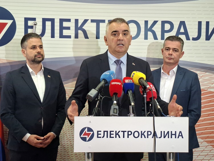 Prime Minister Minić attends the presentation about the project of reconstruction of medium and low-voltage grids in 21 local communities