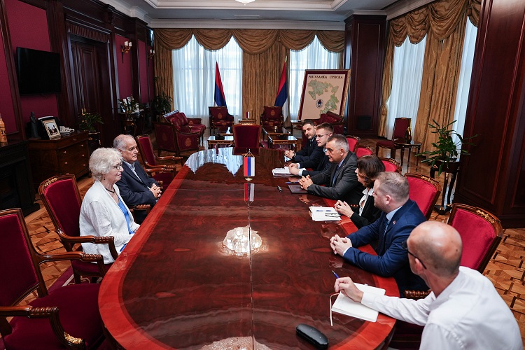 Prime Minister Minić emphasizes special ties between the Serbian and the Jewish people during the meeting with Iddo Netanyahu 