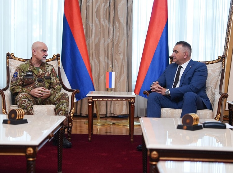 Prime Minister Minić speaks with EUFOR Commander stating commitment toward ensuring safe and stable environment