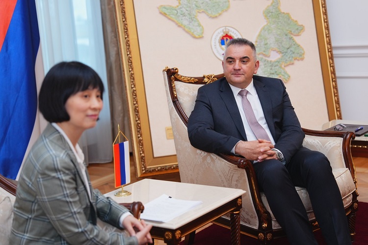 Prime Minister Minić meets with with the Ambassador of People's Republic of China Li Fan discussing expansion of cooperation in the field of agriculture