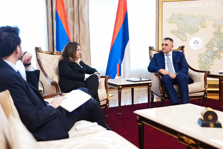 Prime Minister Minić speaks with Ambassador of Italy to BiH Sara Ethi Castellani about further improvement of economic relations with Italy