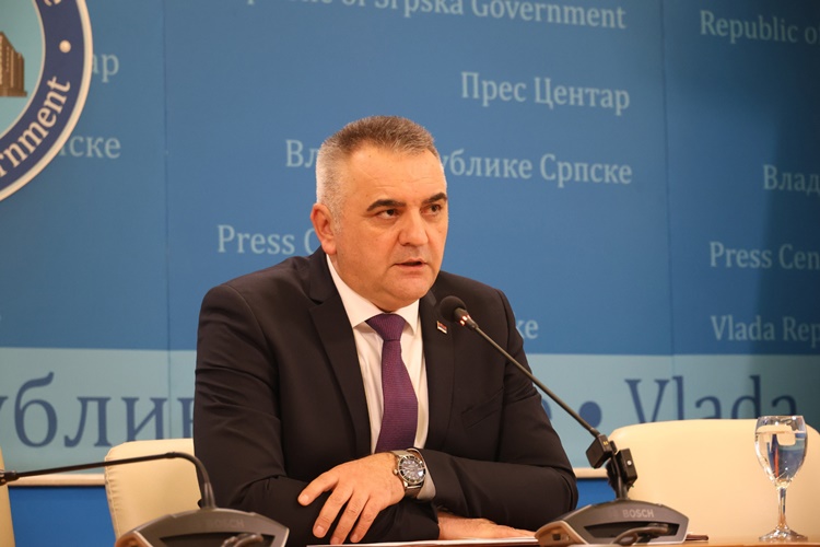 'I have returned the mandate only to be nominated again, we shall not allow a legal vacuum', Prime Minister Minić says