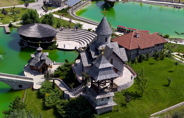 Etno selo Stanitiåi Bijeljina.jpg