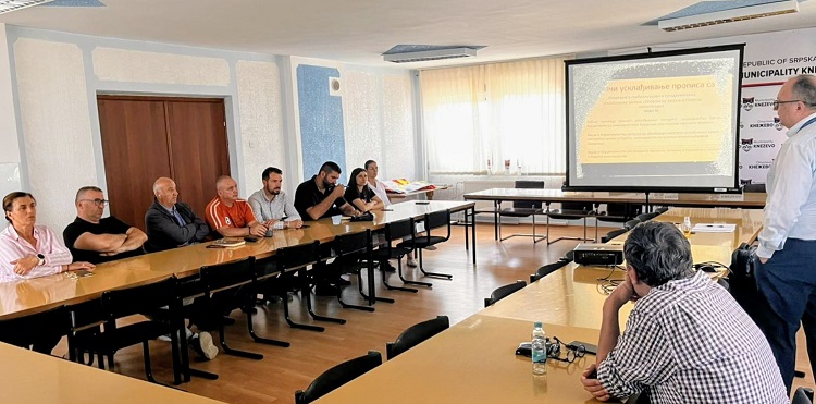 У Кнежеву одржано предавање на тему Усклађивање законодавства Републике Српске са прописима Европске уније у контексту развоја локалних заједница