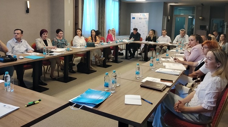 Јачање капацитета запослених у органима управе и организација цивилног друштва у процесу европских интеграција
