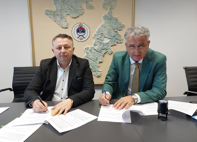 ЈОВИЋ И АВДАЛОВИЋ У БАЊОЈ ЛУЦИ ПОТПИСАЛИ УГОВОР О ПРЕНОСУ ВЛАСНИШТВА