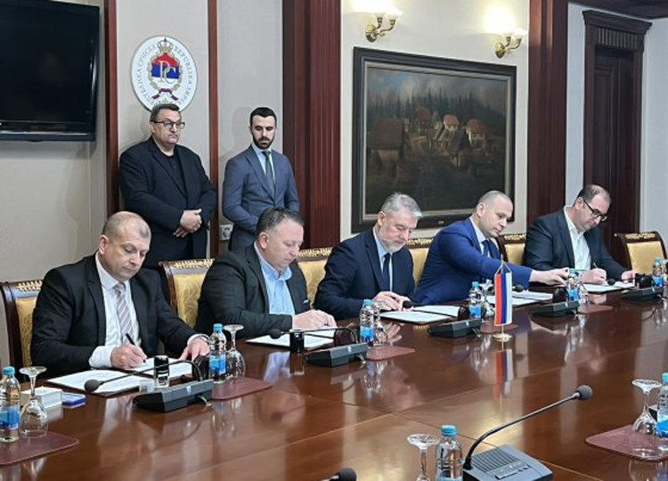 ПОТПИСАН ПРОТОКОЛ О ЛИЈЕЧЕЊУ ПОВРАТНИКА У ПОСАВСКИ КАНТОН У УКЦ РЕПУБЛИКЕ СРПСКЕ 