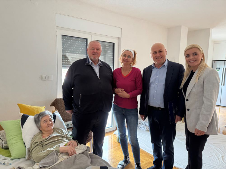 ЧОРДАШ И ЈОТИЋ ОБИШЛИ РАДОВЕ НА КУЋИ ПОРОДИЦЕ БОВАН 