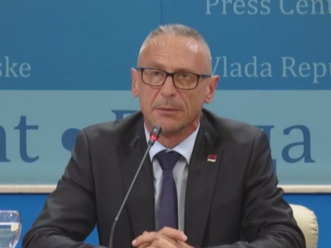 Скраћује се приправнички стаж за лица са средњим и високим образовањем