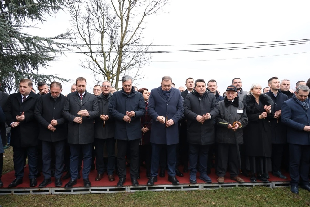 У Дракулићу служен помен и положени вијенци