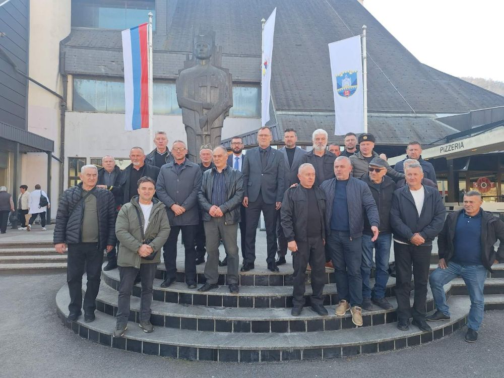 Остојић у Вишеграду одао почаст погинулим борцима