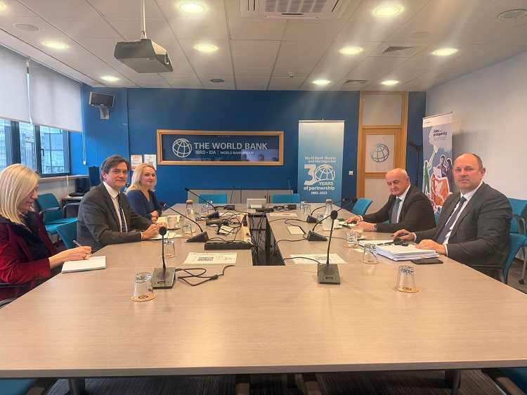 Министар Ђокић са Кристофером Шелдоном о енергетским пројектима