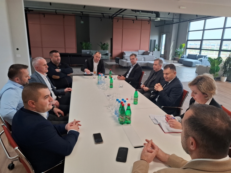 Министар Бубић у радној посјети Граду Лакташи и 