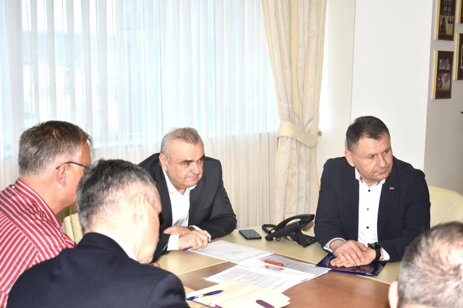 Министри Стевановић и Бубић на састанку са представницима Конзорцијума 