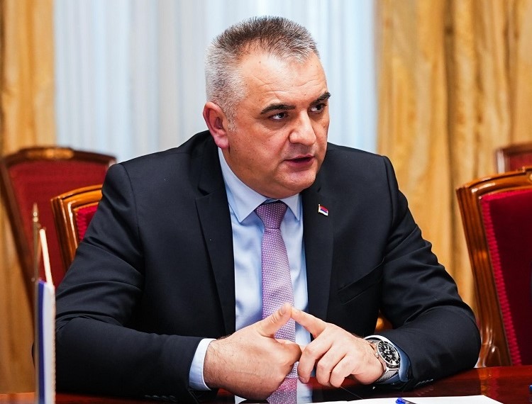 Премијер Саво Минић честитао Рамазански бајрам