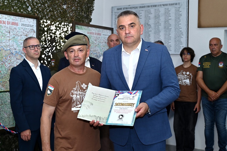 Премијер Минић присуствовао обиљежавању 35 година јединице „Вукови с Вучијака“